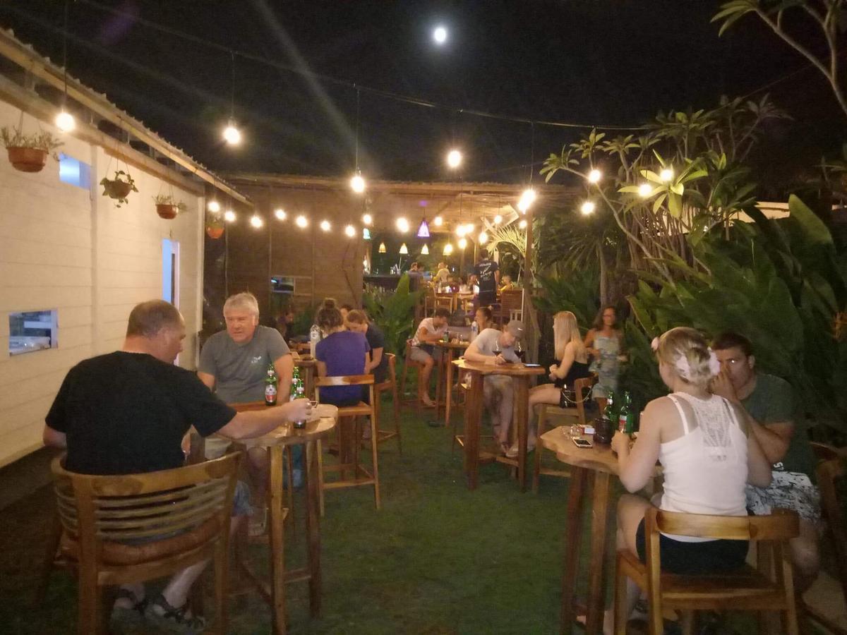 Tiki Bar And More Lembongan Exterior foto